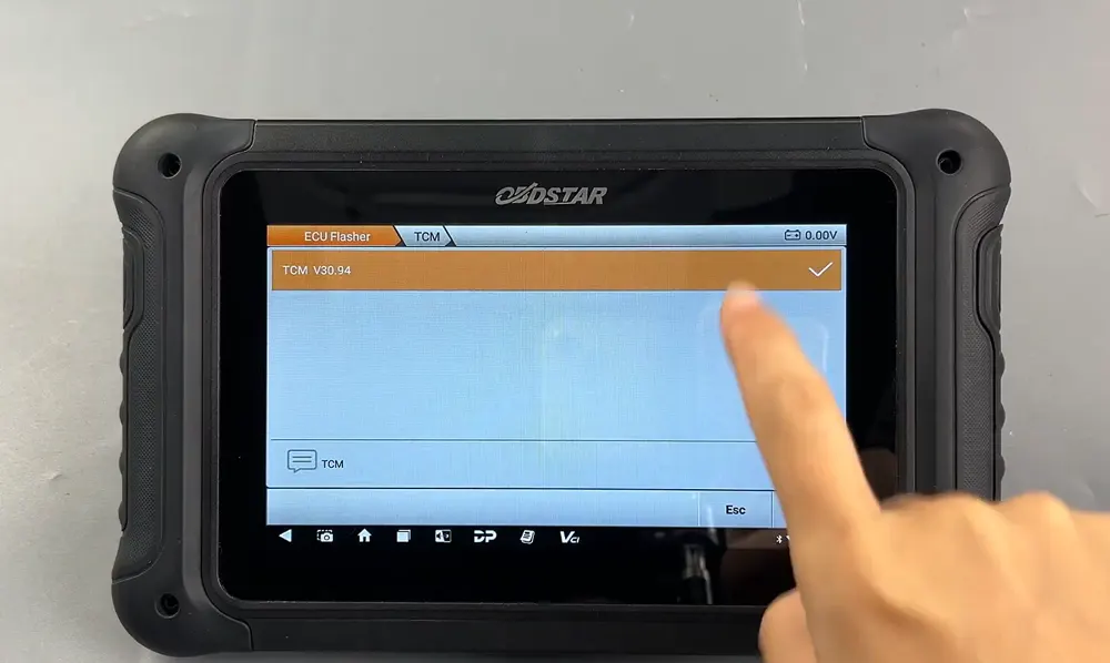 Выбор меню ECU Flasher на OBDSTAR DC706